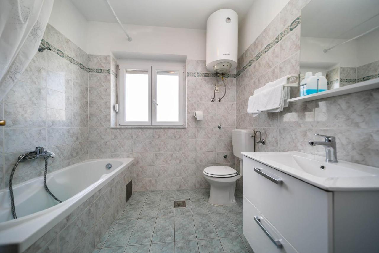 Apartments Mate Balote 54 Krk Εξωτερικό φωτογραφία
